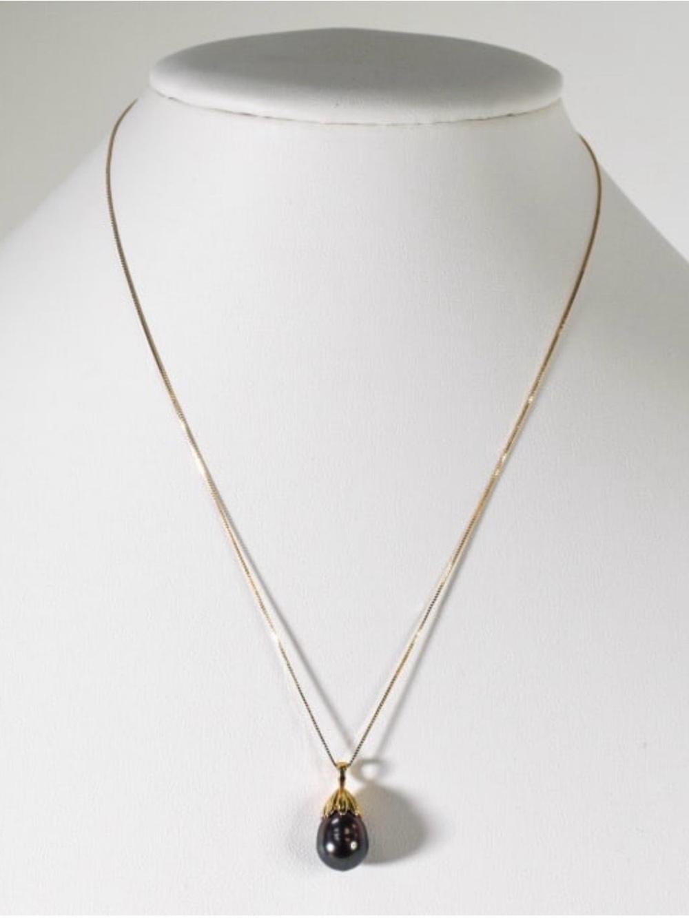 14k gold Elegant Black Pearl Teardrop Pendant Necklace
